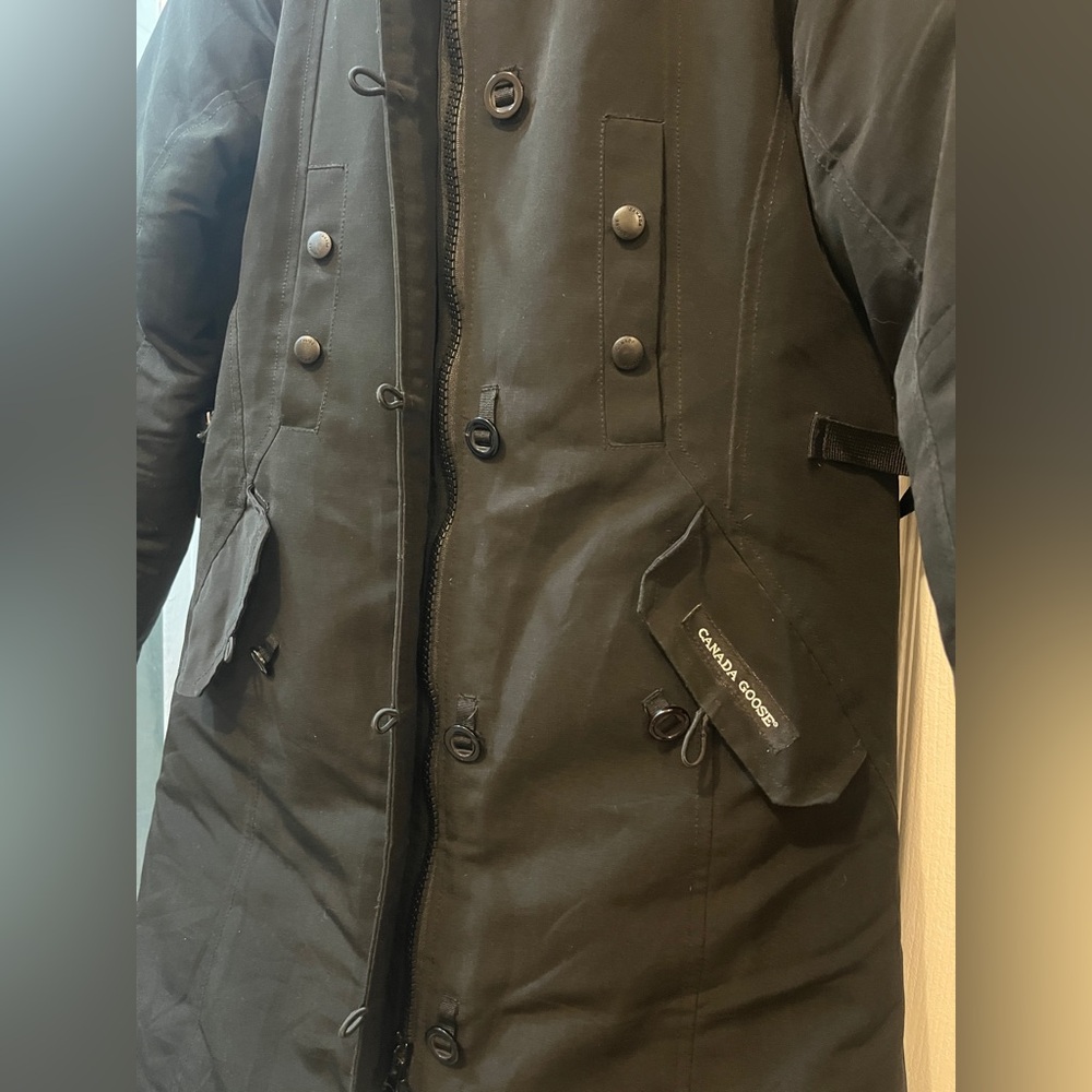 Canada Goose Winter Parka - Picture 2 of 14
